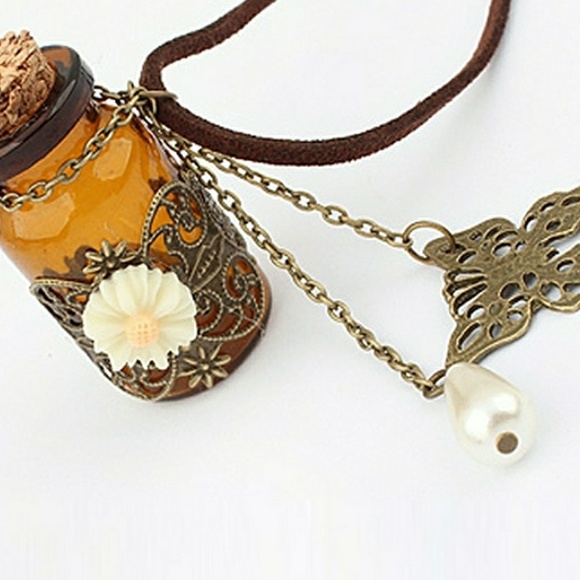 🎁FREE When Bundled Butterfly Wishing Bottle - Picture 1 of 7